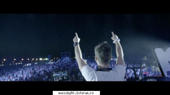 radio killer � is it love out 

artist:  radio is it love out dance � house

 
general mpeg-4 at 4